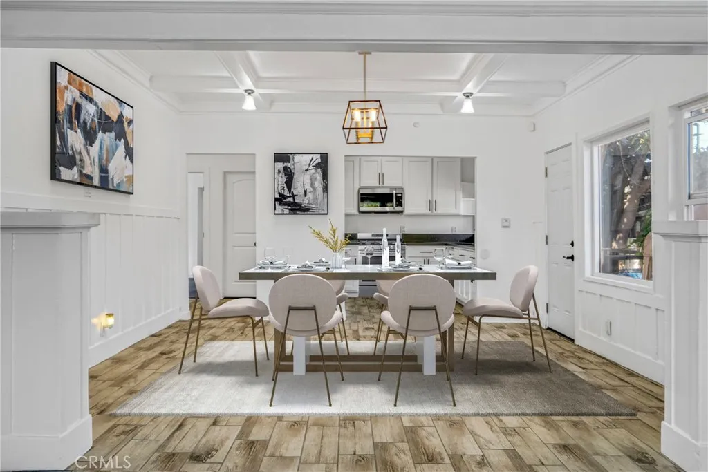 919 919 1/2 W 49th, Los Angeles, California 90037 home-pic-4